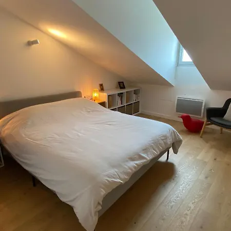 Apartment Duplex - 2 Bedrooms - 2 Bathrooms & Parking